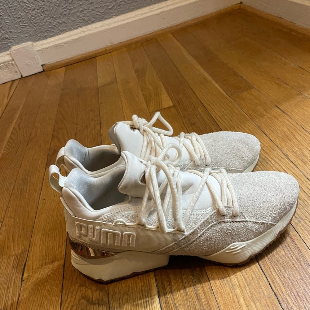 White Metallic Bronze Puma Muse Mala Util Women’s Sneakers Size 9.5.